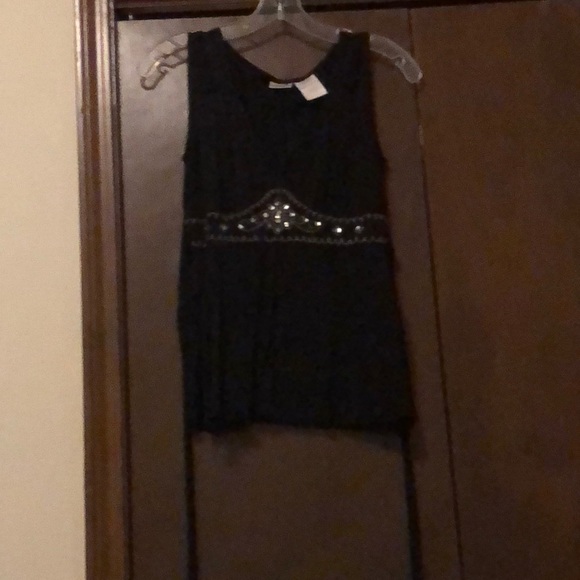 black shirt that ties in the back - Picture 1 of 1